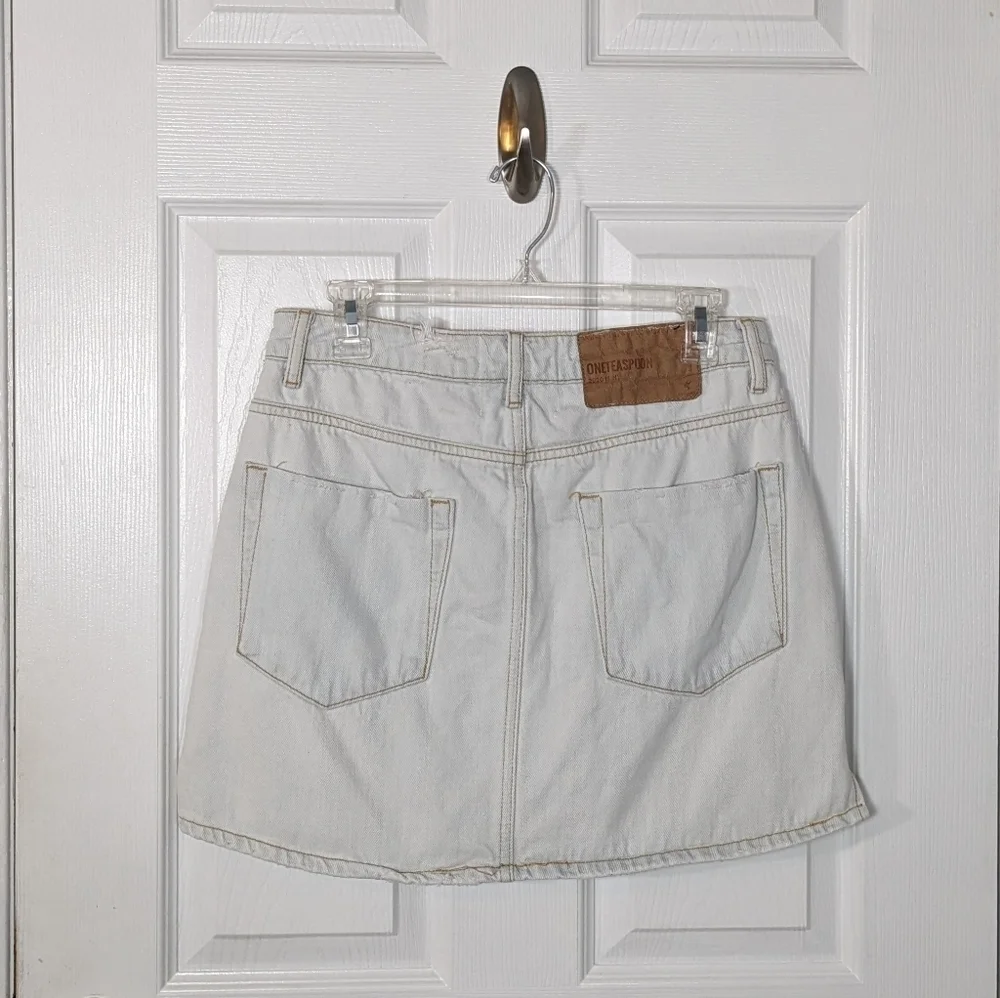 One‎ Teaspoon Brando 2020 Button Fly Lightly Distressed Light Denim Mini Skirt